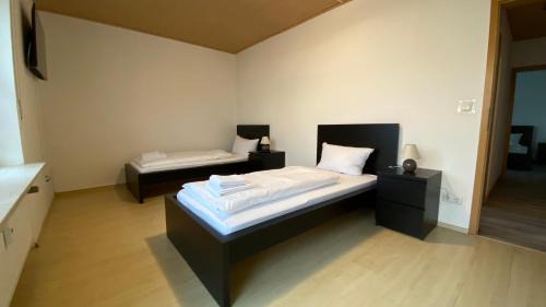 Schwandorf Apartment | SAD141 - Helle Monteurwohnung mit Balkon in Schwandorf