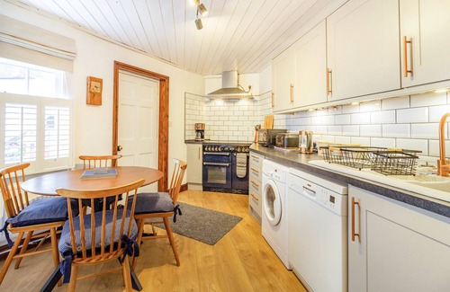 Wirksworth Cottage | SADDLERS COTTAGE, pet friendly, with open fire in Wirksworth