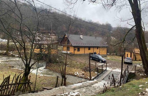 Serednye Villa | Садиба Гірський поток