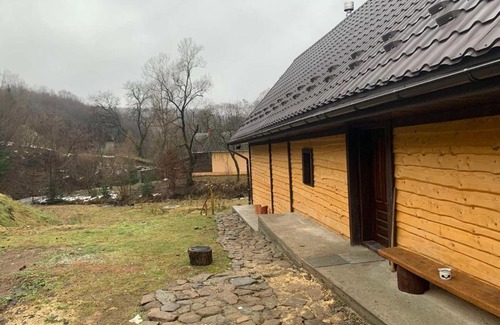 Serednye Villa | Садиба Гірський поток