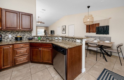 Terrace Park Apartment | Safari Breeze - Gorgeous Home by Busch Gardens & USF
