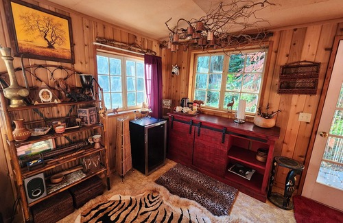 Eatonville Cabin | Safari Cabin at the shadows of Mt. Rainier