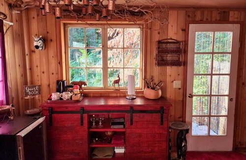 Eatonville Cabin | Safari Cabin at the shadows of Mt. Rainier