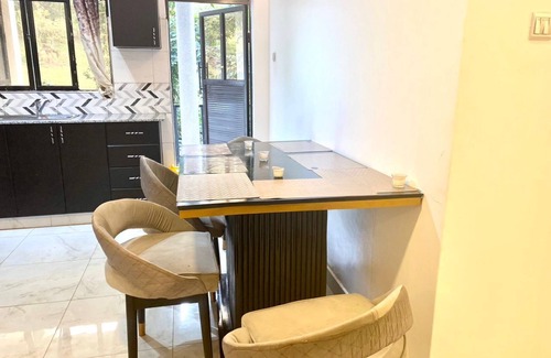 Entebbe Apartment | Safari Lake View Suits