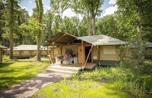Hodenhagen RV Rental | Safari Lodge Retreat