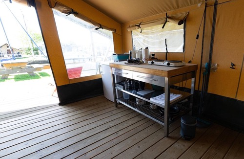Heeg House | Safari Tent in Heeg by the Marina