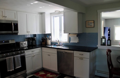 Sagamore Beach Cottage | Sagamore Beach large group rental across from private beach!