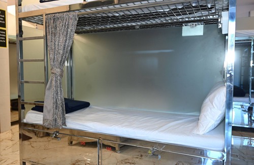 Andheri Hotel | Sagar Dormitory Andheri - Nearest to Andheri Railway Station West