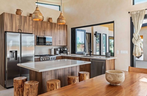 Yucca Valley House | Sage & Sand | Tulum Retreat w 2 Pools & Pickleball