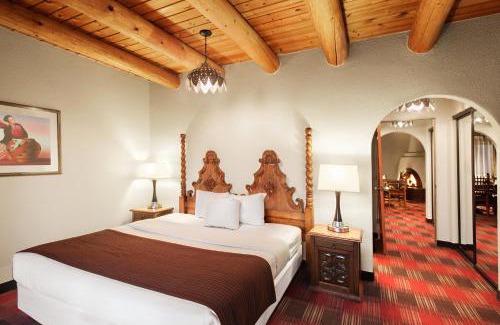 Taos Hotel | Sagebrush Inn & Suites