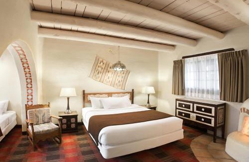 Taos Hotel | Sagebrush Inn & Suites