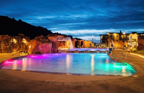 Moab South Valley Condo | SageCreek Moab Condo *F11 | Stunning Pools/Hot Tubs