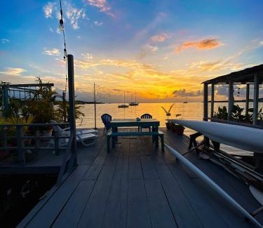 Bocas del Toro Bed & Breakfast | Saigon Bay Bed & Breakfast