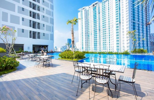 Bach Dang Riverside Apartment | Saigon Home Apartment - Infinity Pool