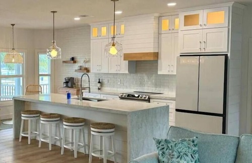 Historic District House | “Sailboats & Sunsets” Unforgettable Harbor Views - Heart of Historic Downtown