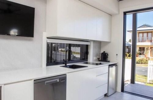 Kingscliff Apartment | Sailfish Studio – Private Access Granny