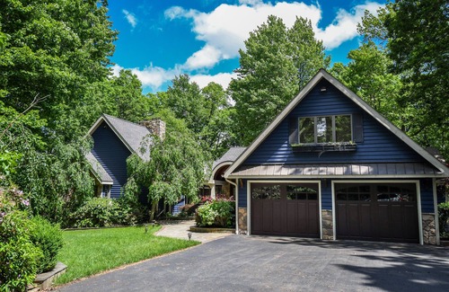 Blakeslee House | Sailor's Point | Pet Friendly, Lakefront, Community Pool!