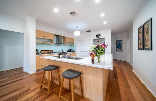 Largs North House | Sailors' Retreat 3BR Pool Beach Study