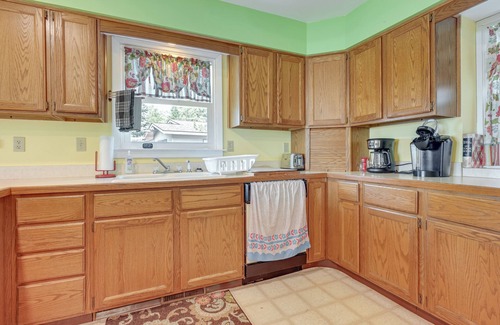 St. Helen Cottage | Saint Helen Lake House w/Private Beach & Fire Pit