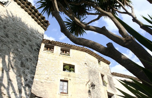 Saint-Paul-de-Vence Apartment | Saint Paul De Vence, Charming Suites in The Heart Of The Village. 4 * Biloba