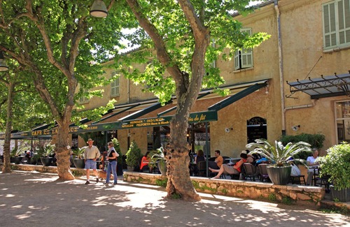 Saint-Paul-de-Vence Apartment | Saint Paul De Vence, Charming Suites in The Heart Of The Village. 4 * Biloba
