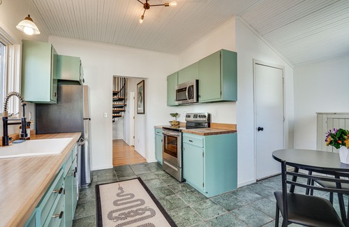 Summit - University House | Saint Paul Vacation Rental Near Shopping & Dining!