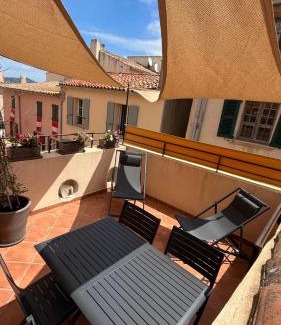 Old Town Apartment | Saint-Tropez Centre - Grand Studio avec terrasse