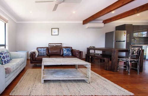 Cooks Gap House | Saje Family Farmhouse A Mudgee Country Experience