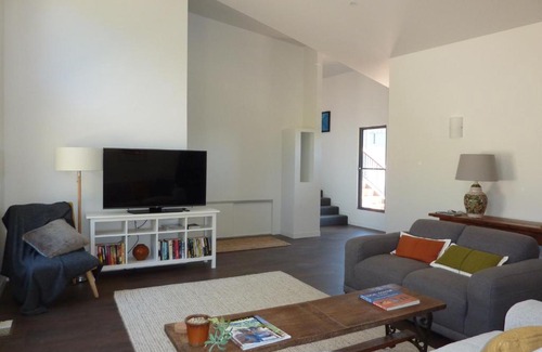 Myrtleford House | Saje's House & Pod