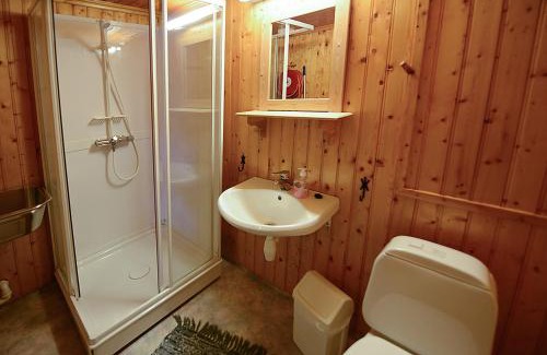 Hamnøya Resort | Sakrisøy Rorbuer