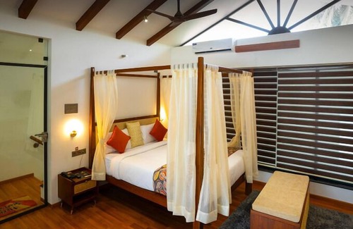Pollachi Hotel | Sakthi River Resorts