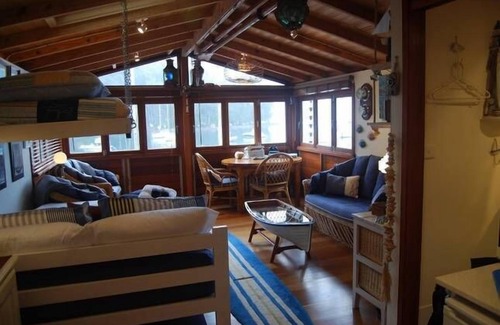 Clareville Hotel | Salacia - Boat House