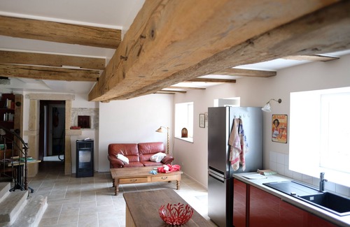 Saint-Ythaire Cottage | Salamander cottage