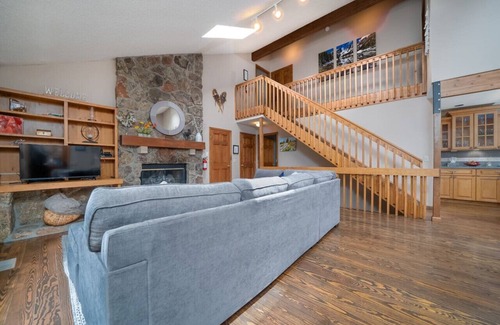 Aspen Brook House | SALE! Loaded! Fireplaces, Pool Table, Nat'l Park