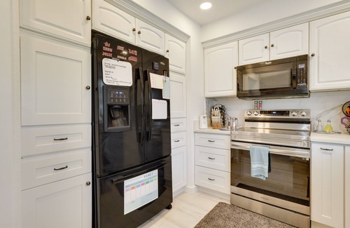 West Salem House | Salem Getaway w/Hot Tub Near Parks & Boating!