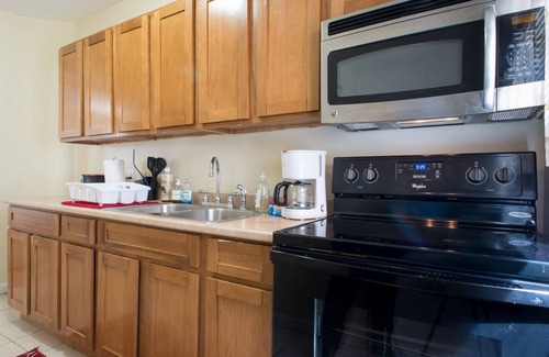 Salem Apartment | Salem Spacious Second Floor 3-4BR!