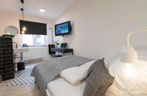 Obersulm Hotel | Sali Homes - GaesteHaus Lamm Obersulm
