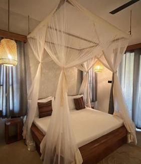 Mkunguni Hotel | Salida Beach