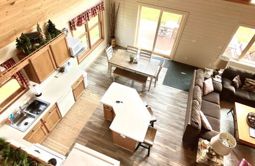 New Auburn Cabin | Salisbury Lake Retreat