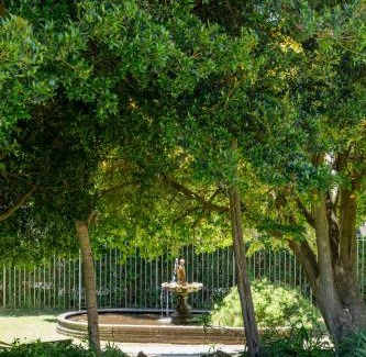 Kenilworth Apartment | Salisbury Quiet Communal Garden