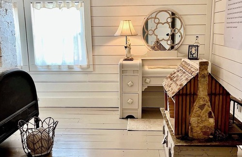 Nickelsville Bed & Breakfast | Sally Pete's Farmhouse