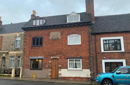 Uttoxeter House | Sally’s Cottage - Uttoxeter: Close to Alton Towers