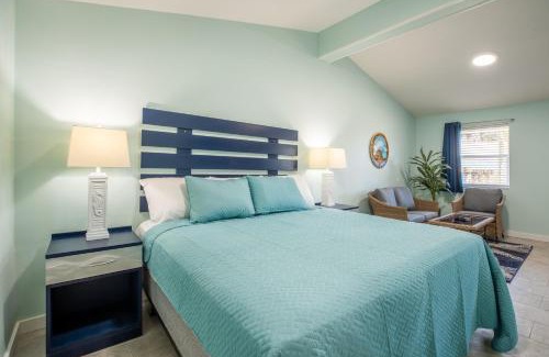 Atlantic Beach Hotel | Salt Air Inn & Suites