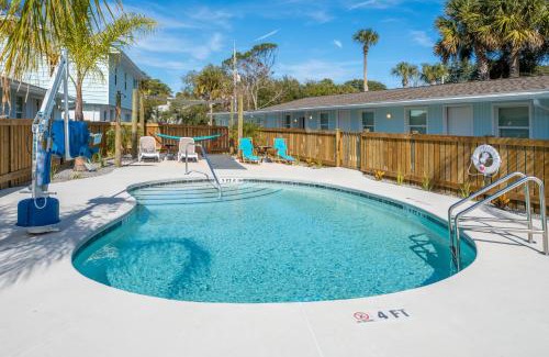 Atlantic Beach Hotel | Salt Air Inn & Suites