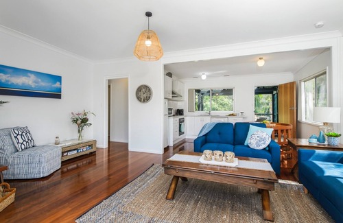 Lake Cathie House | Salt Breeze - ocean, lake and shop central. Pet friendly