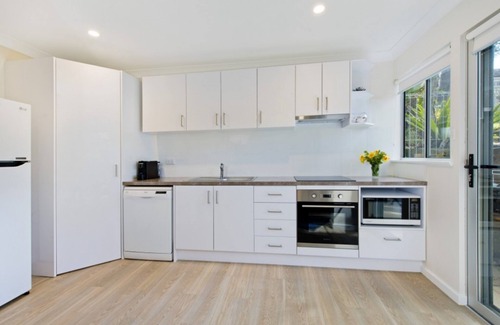 Lake Cathie House | Salt Breeze - ocean, lake and shop central. Pet friendly