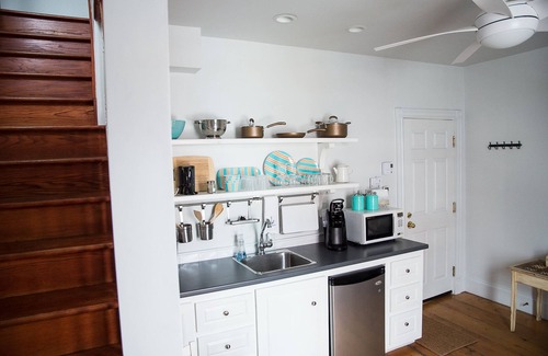 Lunenburg Waterfront Hotel | Salt Shaker Deli & Inn