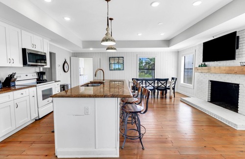 Mexico Beach House | "SALT WIND" HAS GULF VIEWS, STEPS TO BEACH, SECLUDED & PEACEFUL!