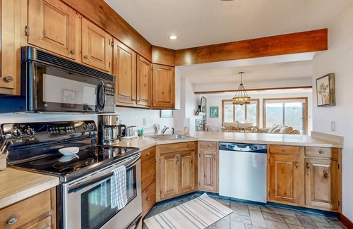 Quechee House | Saltbox townhome with views & fireplace - near Quechee Club, golf, & skiing