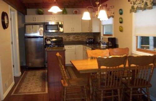 Thompsonville House | Saltbox